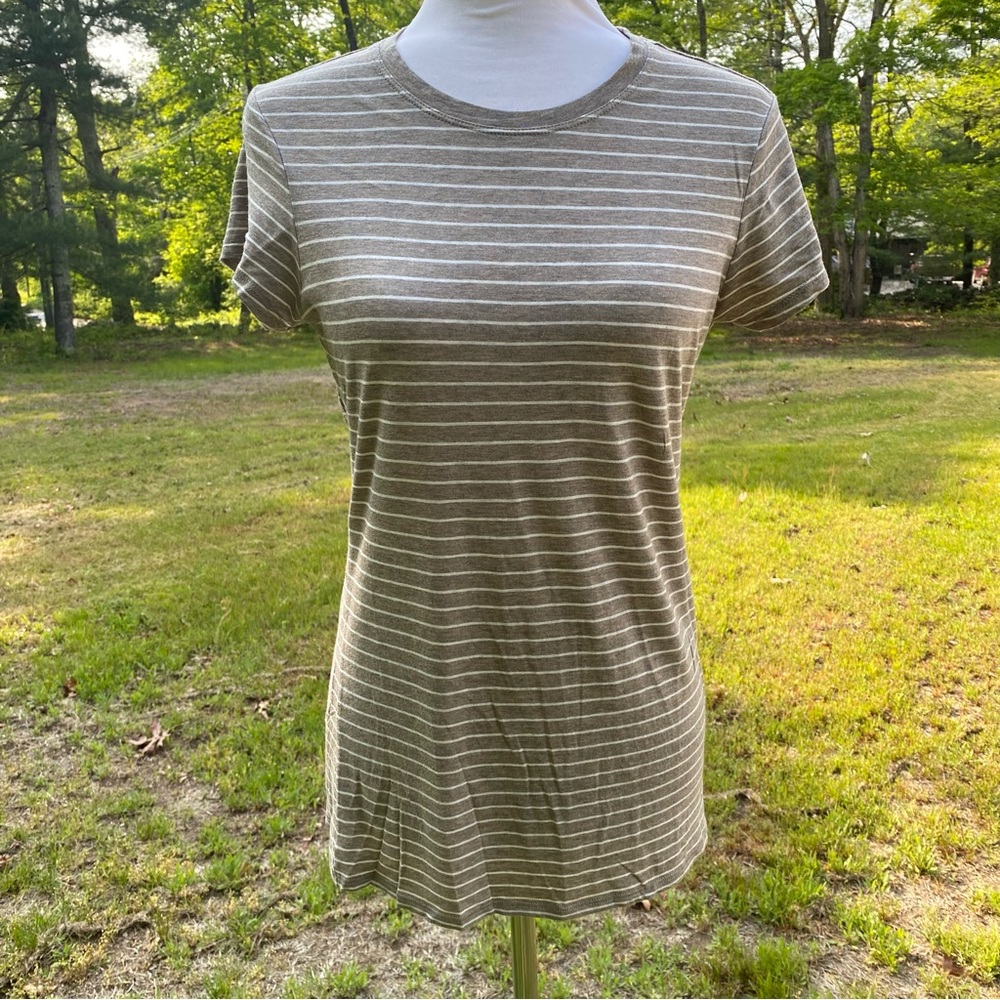 VINCE TOP TEE SHORT SLEEVE TAUPE TAN GRAY WHITE STRIPE CREWNECK COTTON SIZE M